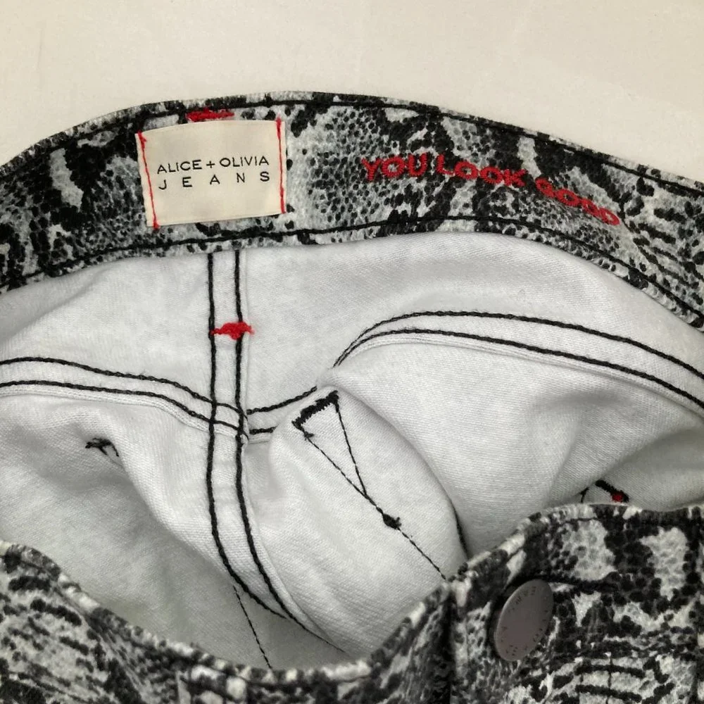 Alice and Olivia Good High Rise Skinny Jeans in Snake - Picture 12 of 13